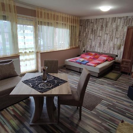 Apartman Edit ฮอร์กานี ภายนอก รูปภาพ