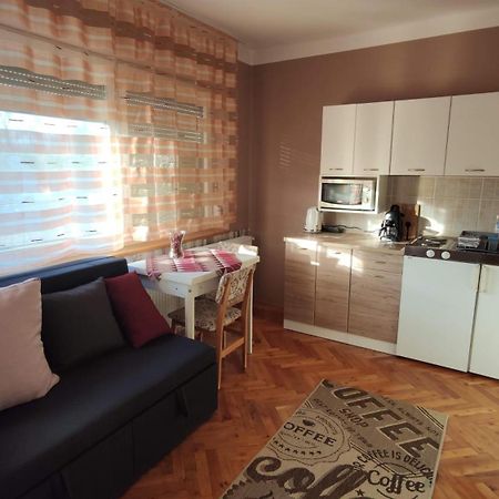Apartman Edit ฮอร์กานี ภายนอก รูปภาพ
