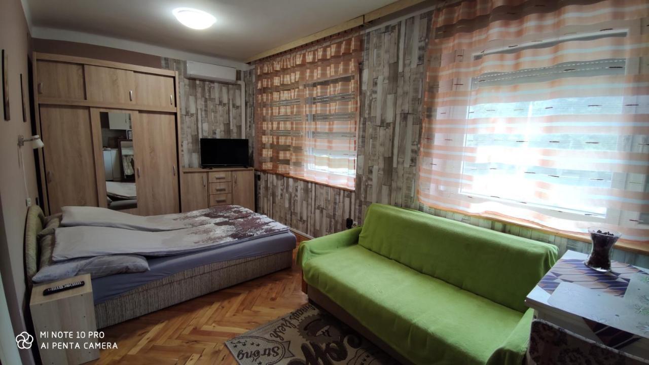 Apartman Edit ฮอร์กานี ภายนอก รูปภาพ