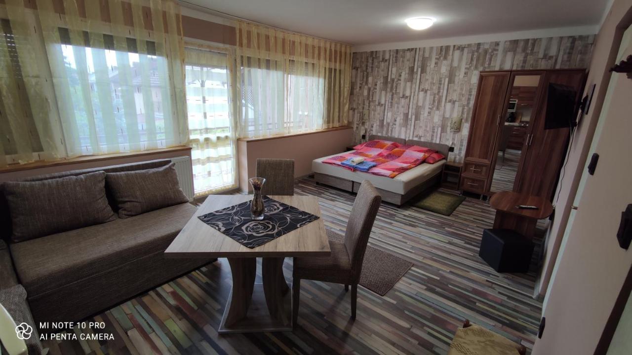 Apartman Edit ฮอร์กานี ภายนอก รูปภาพ