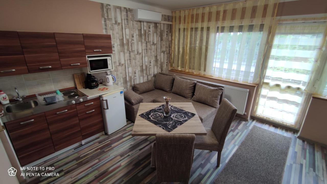 Apartman Edit ฮอร์กานี ภายนอก รูปภาพ
