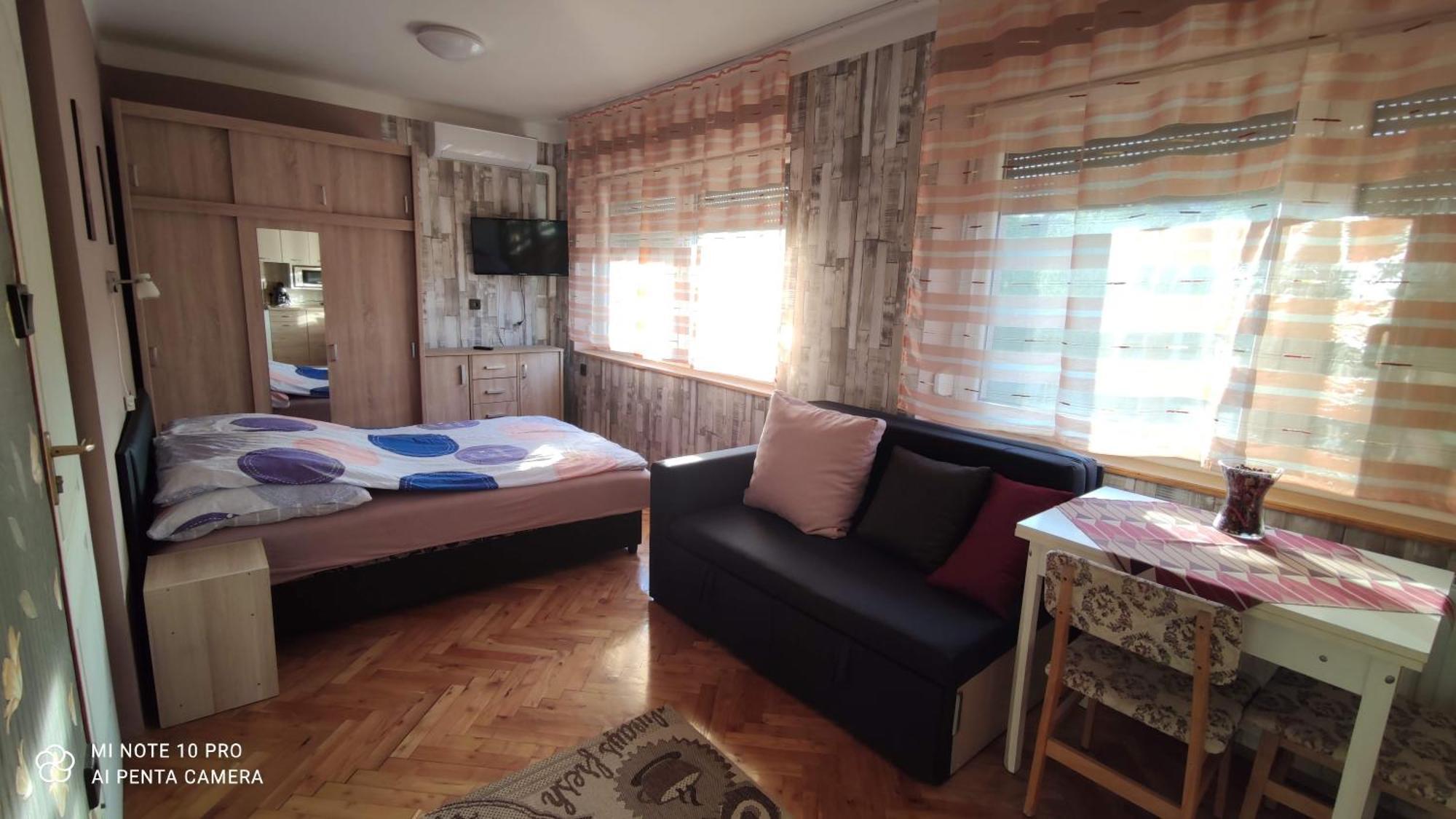 Apartman Edit ฮอร์กานี ภายนอก รูปภาพ